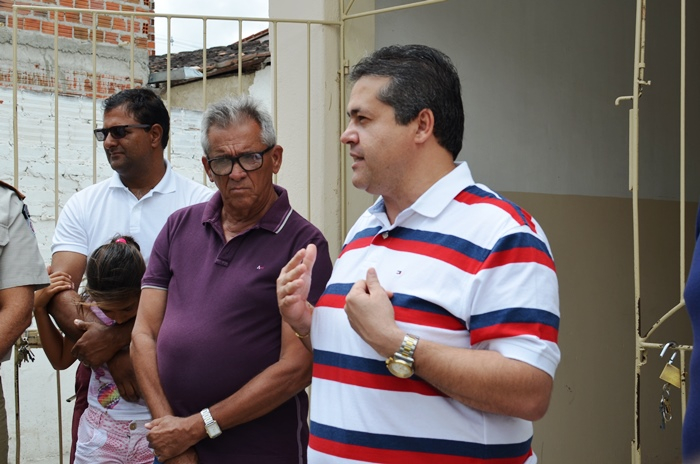 São Domingos – Durante ato de entrega de viatura, Alex da Piatã defende a ideia de comando único para as policias militar e civil