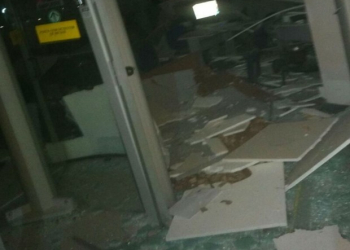 Grupo explode caixas eletrônicos vazios na BA; confronto mata suspeito