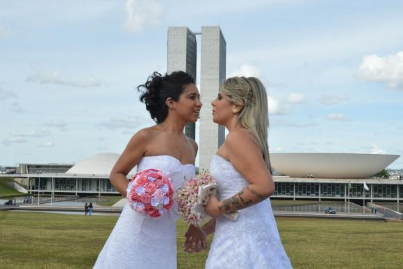 Com aumento de 15,7%, casamentos gays crescem mais do que entre homem e mulher