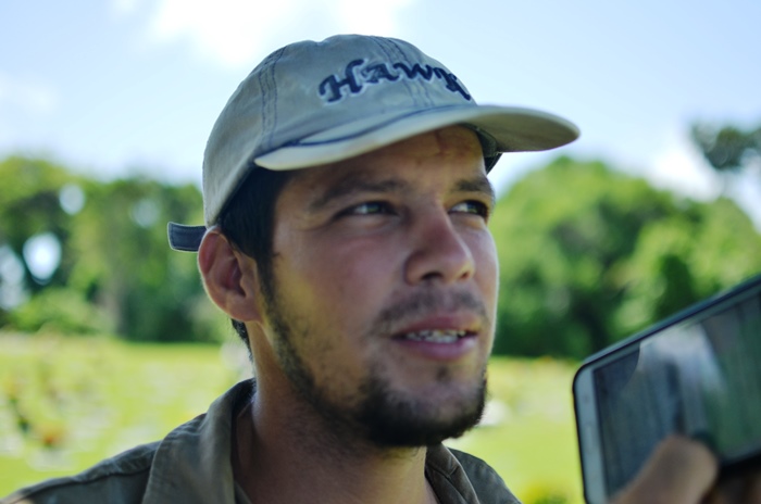 Fã sai de São Paulo todo dia de finados pra vistar o túmulo de Raul Seixas em Salvador