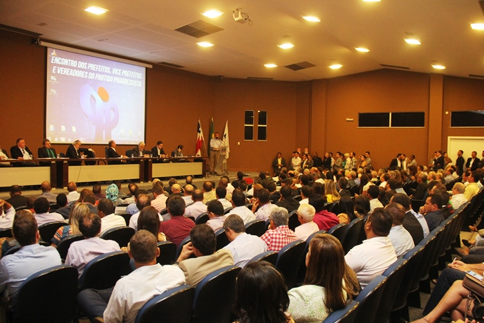 Partido Progressista reúne prefeitos, vices e vereadores na UPB; Rui e Wagner também marcaram presença