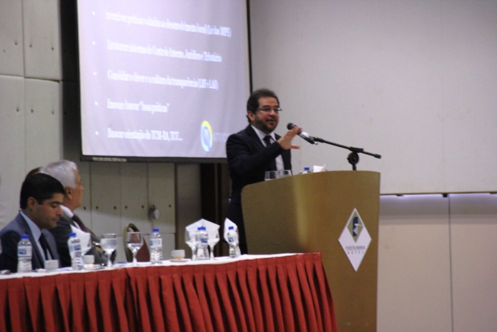 Presidente do Tribunal de Contas do Estado de Pernambuco, conselheiro Valdecir Pascoal abriu os trabalhos