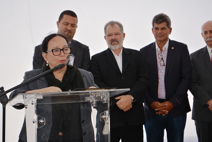 Governador entrega obras em Serrinha e reforça a agricultura familiar na região; Gika Lopes agradece