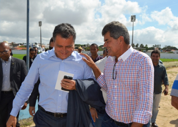 Governador entrega obras em Serrinha e reforça a agricultura familiar na região; Gika Lopes agradece