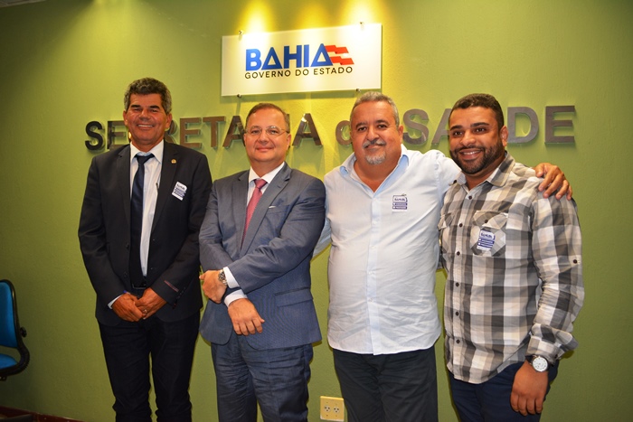 Deputado Gika Lopes apresenta demandas de saúde em reunião na SAEB