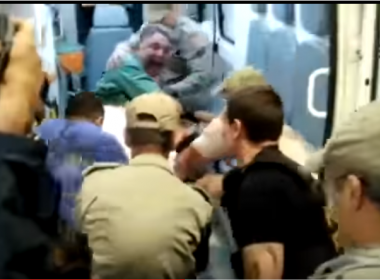 Aos gritos, Garotinho é transferido para complexo prisional de Bangu