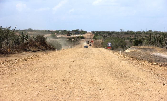 Distrito de Chapada está no cascalho, mas permite o trafego normal