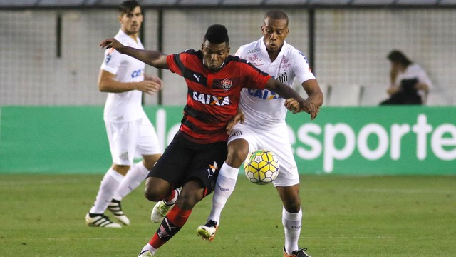 Vitória perde para o Santos, mas se mantém fora do Z4 por conta do tropeço do Inter