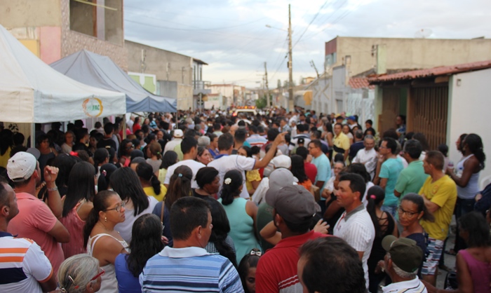 Coité – Muita comoção marca sepultamento do corpo de Mauricio Rangel