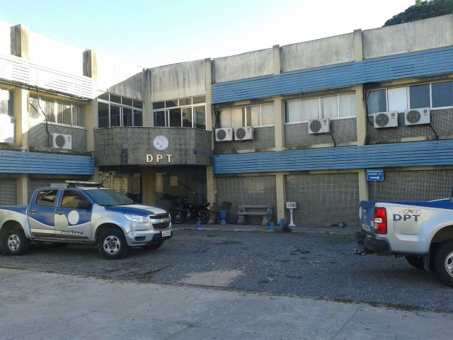 Adolescente de 15 anos é acusada de matar a mãe a facadas e atear fogo no corpo