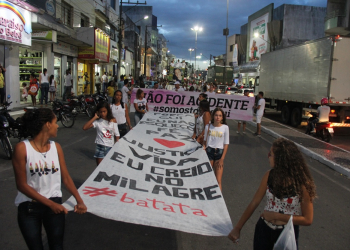 Caso Guilherme: manifestantes saem às ruas de Coité com pedido de Justiça e realizam corrente de oração