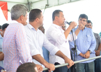 Com aproximação das mudanças de gestões, “caras” novas apareceram no palanque do governador em Serrinha