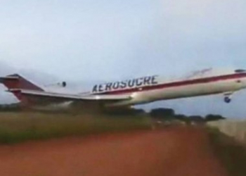 Cinco pessoas morrem em queda de avião de carga na Colômbia; apenas um sobreviveu