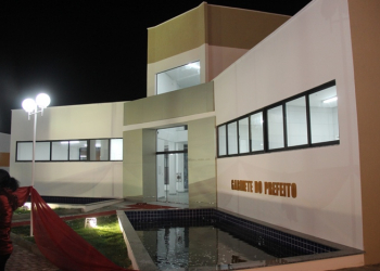 Santaluz I – Prefeito Zenonzinho encerra o mandato com entrega de moderno Centro Administrativo