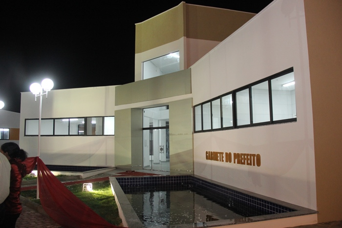 Santaluz I – Prefeito Zenonzinho encerra o mandato com entrega de moderno Centro Administrativo