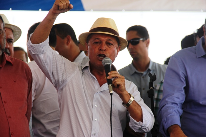 Com aproximação das mudanças de gestões, “caras” novas apareceram no palanque do governador em Serrinha