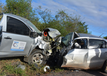 Colisão frontal deixa quatro mortos e dois gravemente feridos na BR 407