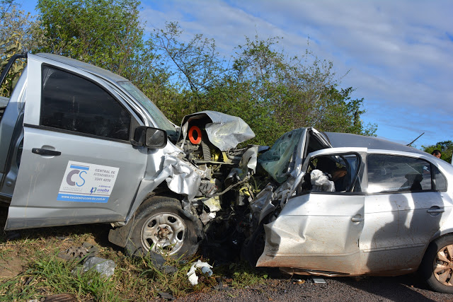 Colisão frontal deixa quatro mortos e dois gravemente feridos na BR 407