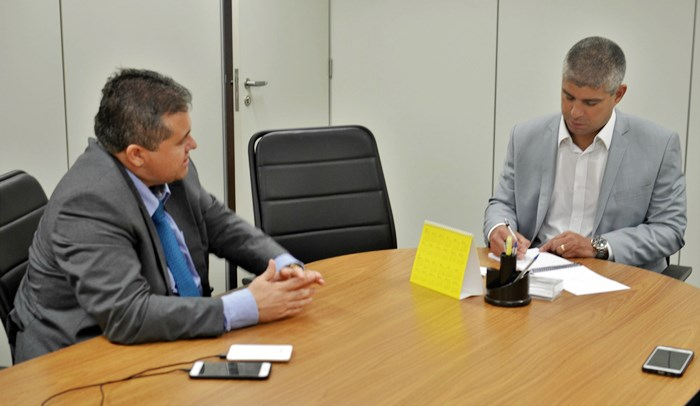 Alex da Piatã protocola ofício ao governador e pede intervenção na segurança de Conceição do Coité