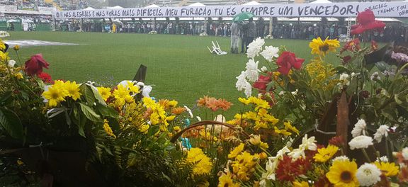arena-conda-recebe-os-corpos