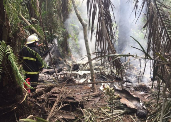 Avião de pequeno porte cai em Manaus; cinco morrem e um homem sobrevive