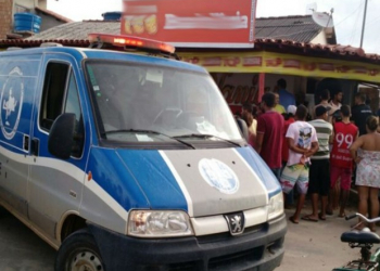 Suspeito usa bicicleta para fugir após matar homem dentro de bar