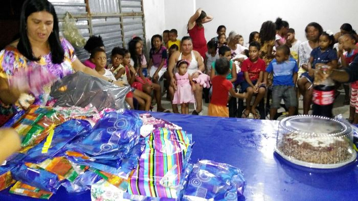 Centro de Integração Social Parceiros de Cristo leva a alegria do natal a criançada