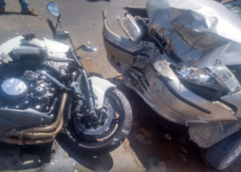 Representante comercial morre ao colidir moto de 1.300 cilindradas contra carro em Jacobina