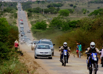 In Loco governador conhece situação da BA 409 trecho de Serrinha