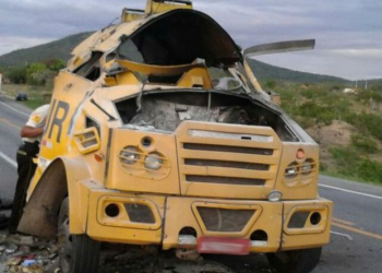 Grupo ataca carro-forte e explode veículo em trecho da BR-116, na Bahia
