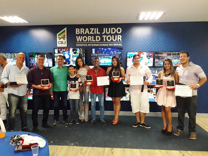 Judô Coiteense recebe premio destaque no ano 2016 no Centro Panamericano em Lauro de Freitas