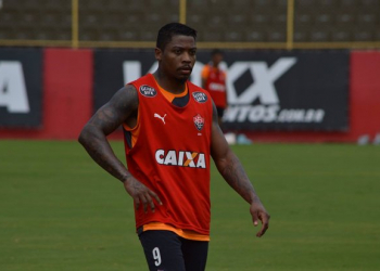 Nova diretoria do Vitória não quer vender Marinho
