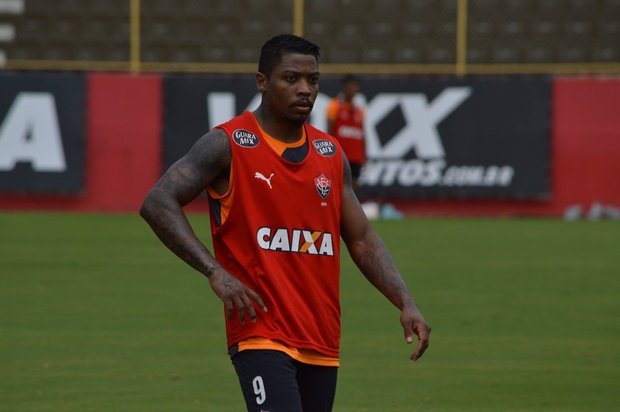 Nova diretoria do Vitória não quer vender Marinho
