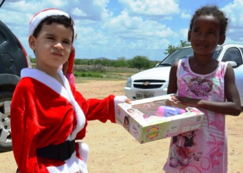 Campanha Natal Solidário mobilizada para presentear pessoas carentes de Conceição do Coité