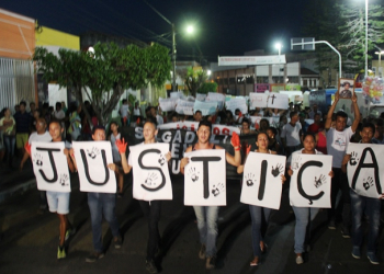 Coité – População de Salgadália faz manifestação com pedido de justiça pela morte de dois jovens