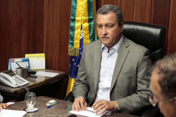 Rui diz que servidores não devem ter reajuste em 2017