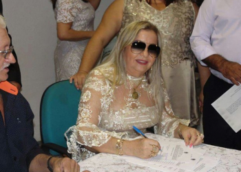 Com recurso, mãe de Safadão é diplomada vice após ser cassada