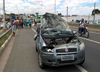 Idosa morre atropelada ao atravessar pista com neta em Feira de Santana