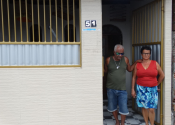 Deficiente visual quer vender a própria casa para fazer transplante de córnea
