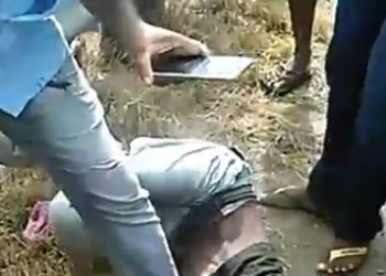 Passageiros de van rendem suspeito de assalto e gravam vídeo; vigilante que reagiu foi baleado
