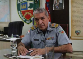 Comandante-geral da PM do Amazonas é afastado do cargo por ‘apatia’ durante crise