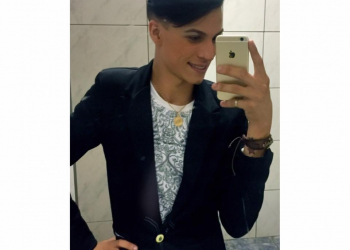 Mãe é presa suspeita de matar o filho por ele ser gay com facadas e queimar o corpo