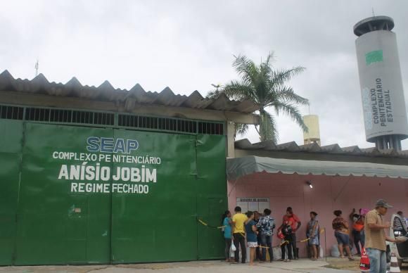 Família de cada preso morto na chacina de Manaus deve receber R$ 50 mil