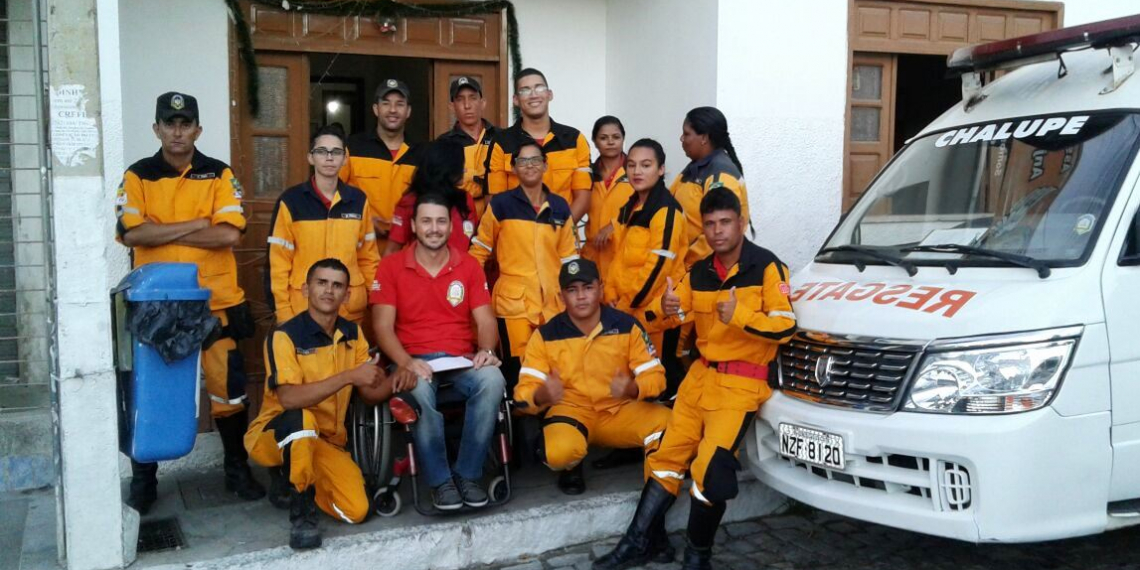 Superação: cadeirante coiteense leva a vida prestando socorro as vítimas de acidente