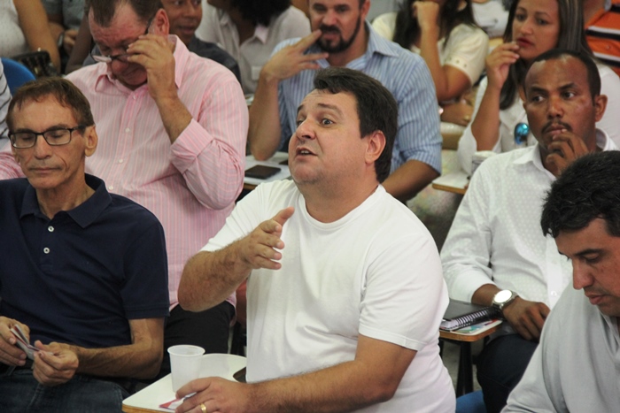 Prefeito de Lamarão Dival Pinheiro é eleito presidente do Consisal