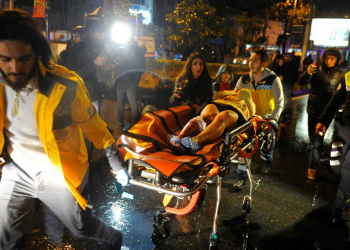 Atirador mata 39 e fere 69 em casa noturna em Istambul, diz ministro