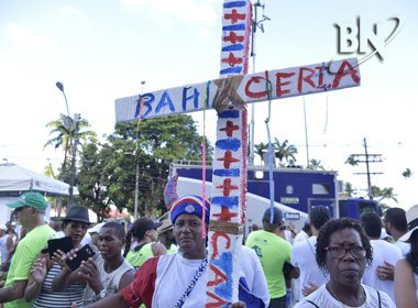 Torcedor faz promessa para o Bahia ser campeão para mulher parar de traí-lo