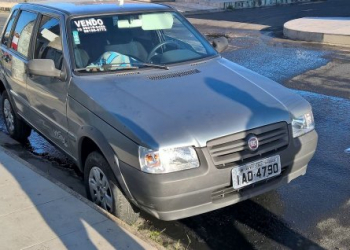 Homem é morto a tiros dentro de carro
