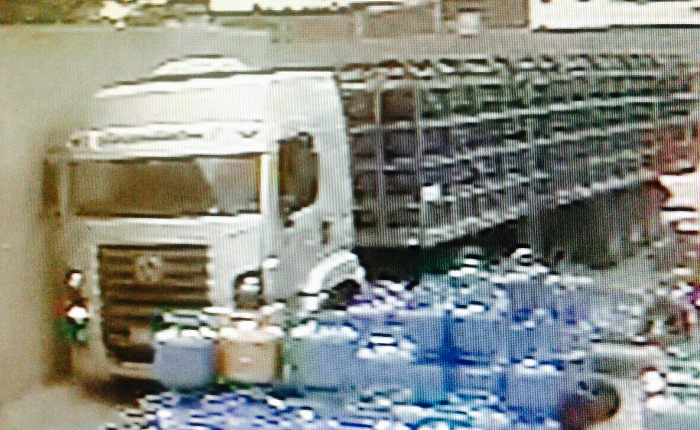 Carreta do Grupo Lopes carregada de botijões é roubada em Serrinha