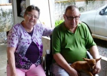 Após 55 anos de união, casal morre no mesmo dia e da mesma doença
